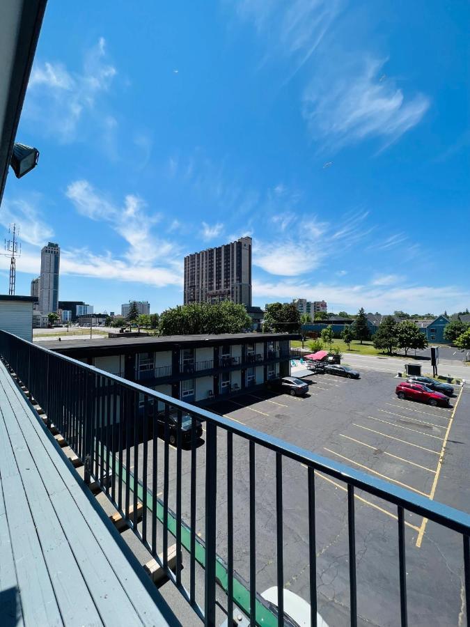 Fairway Inn By The Falls Niagara Falls Esterno foto