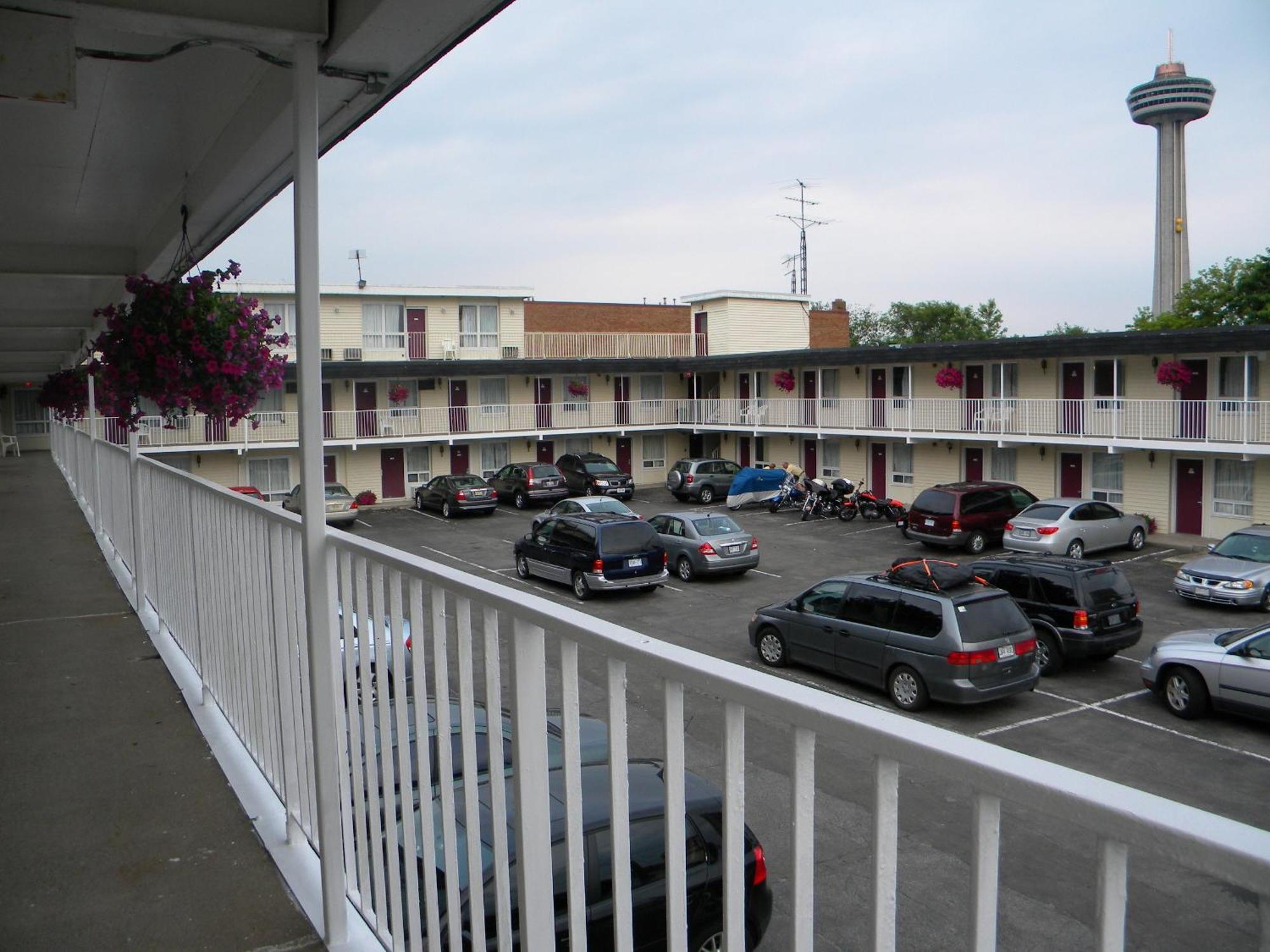 Fairway Inn By The Falls Niagara Falls Esterno foto