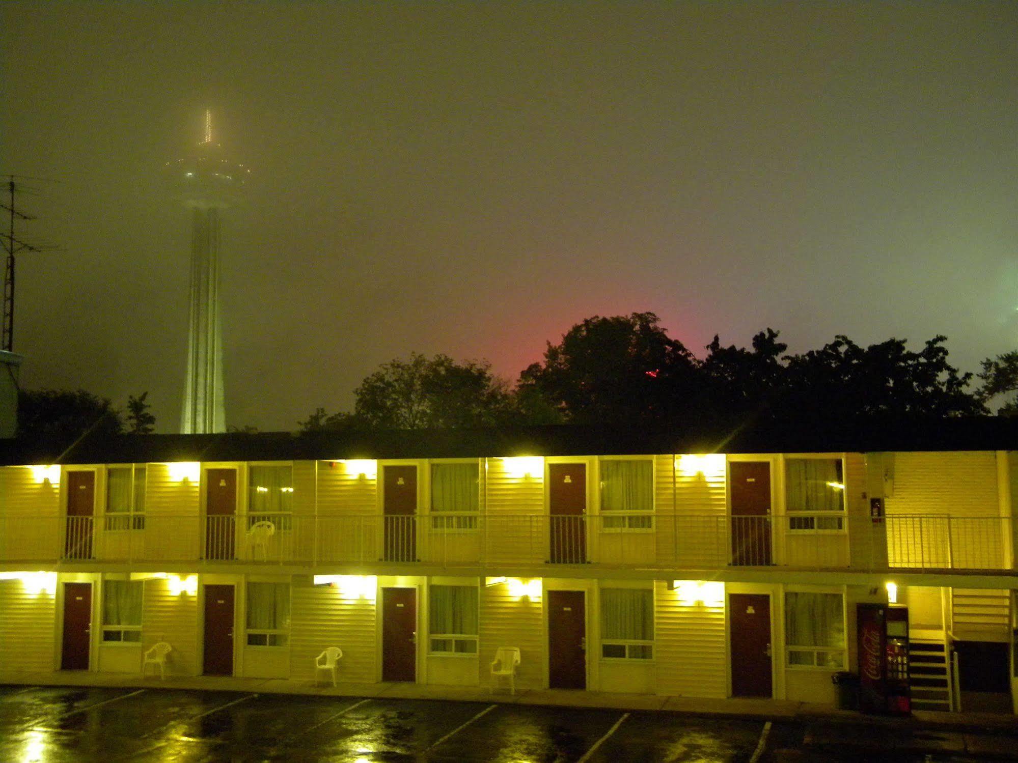 Fairway Inn By The Falls Niagara Falls Esterno foto