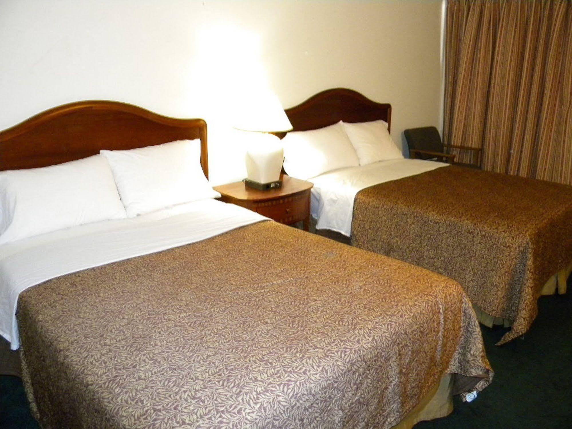 Fairway Inn By The Falls Niagara Falls Esterno foto